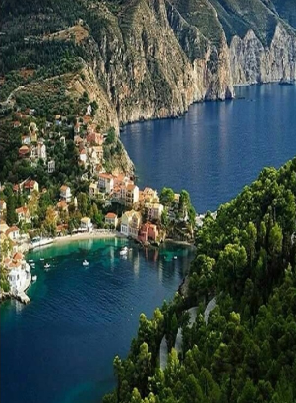 画像: ギリシャ新着　海のイメージながら山の味を感じる。